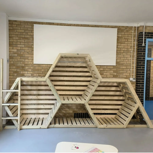 Triple Hive Den - The Ministry of Outdoor Education