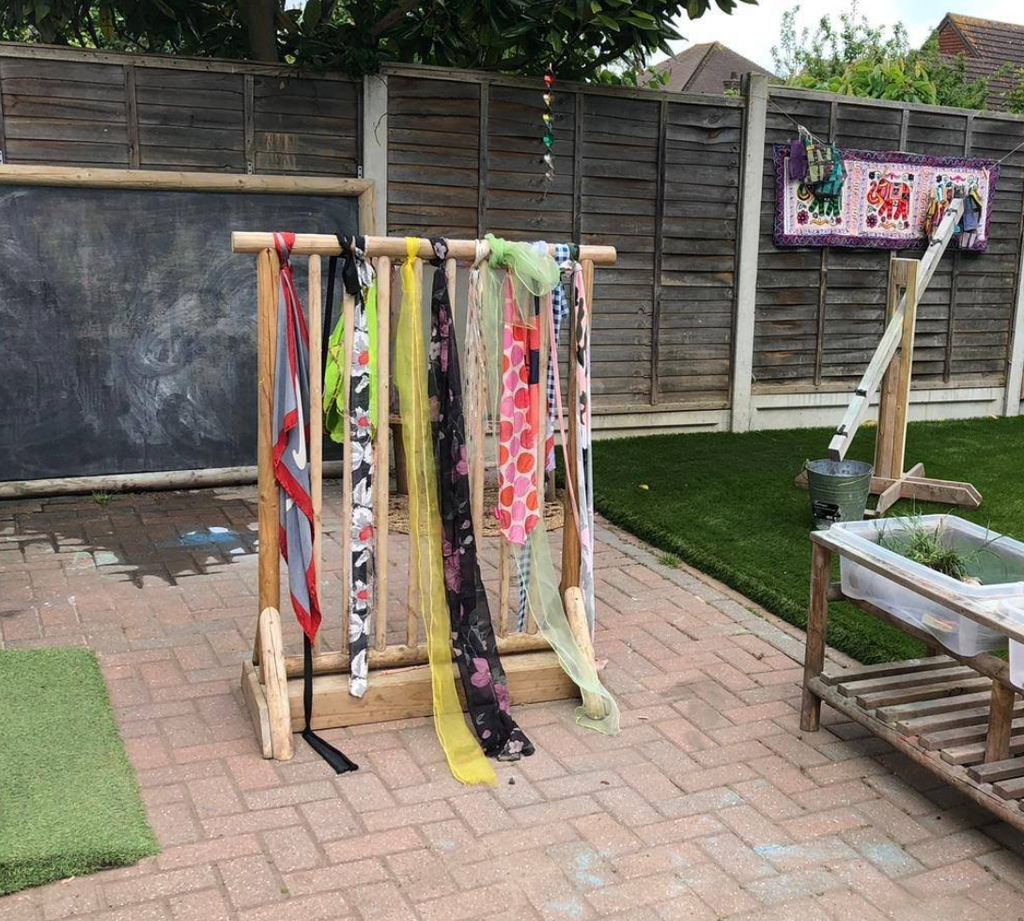 Weave Frame Panel (Free Standing)